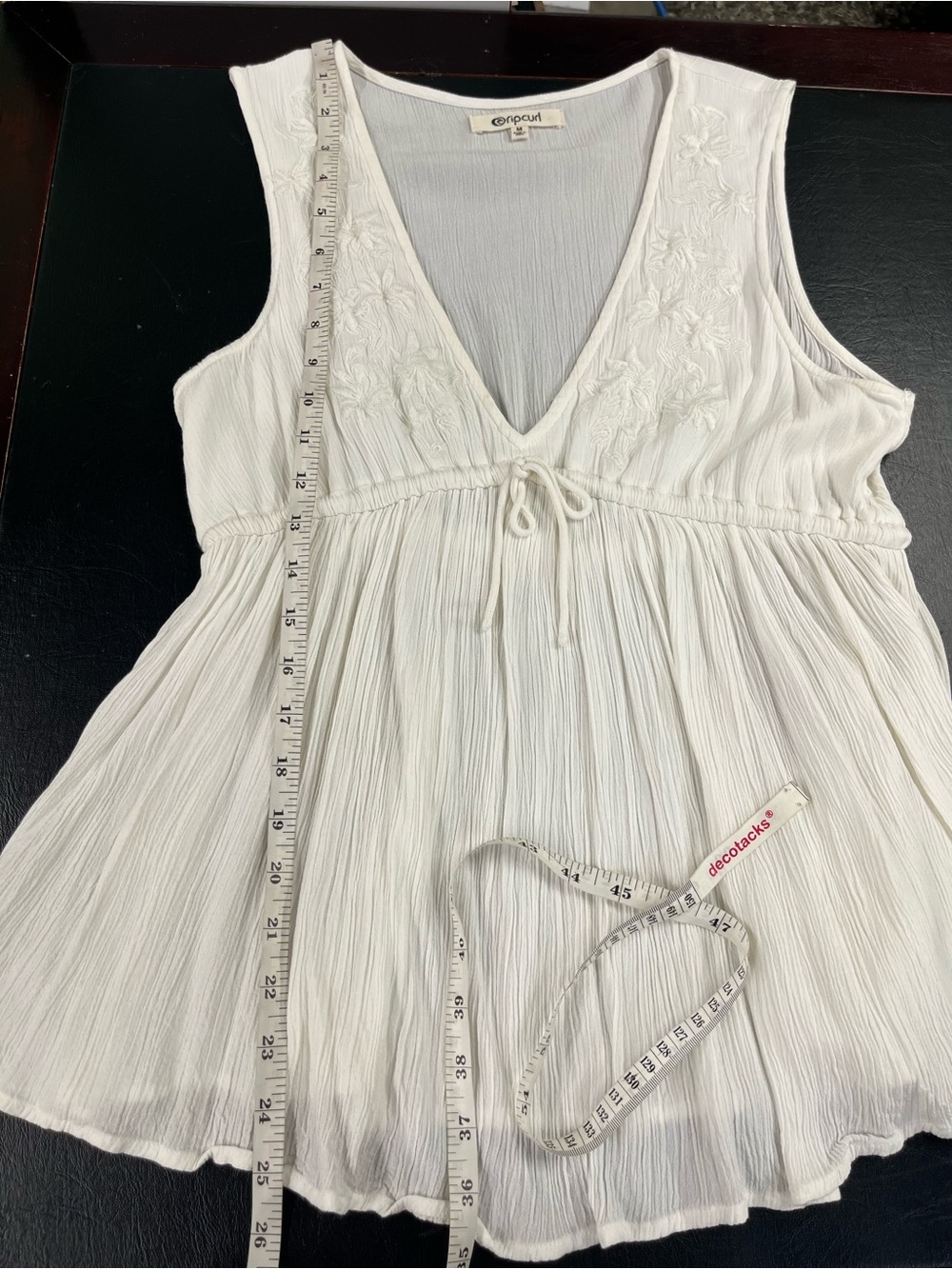 Ripcurl embroidered top size medium - Picture 9 of 9